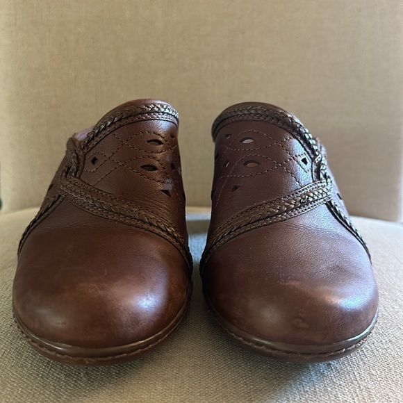 Clarks Women’s Leather Slip On Heeled Mules Brown Size 6.5 - Picture 5 of 8